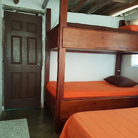 Bed and Breakfast Mi Casa En La Playa Escuintla Екстер'єр фото